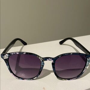 Vera Bradley Floral Patterned Sunglasses